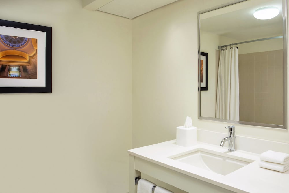 Four Points by Sheraton Bentonville 5/37