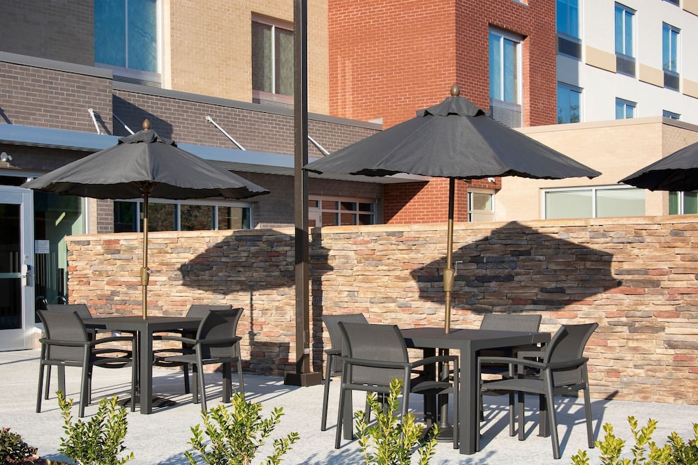 Fairfield Inn & Suites by Marriott Memphis Arlington 17/28