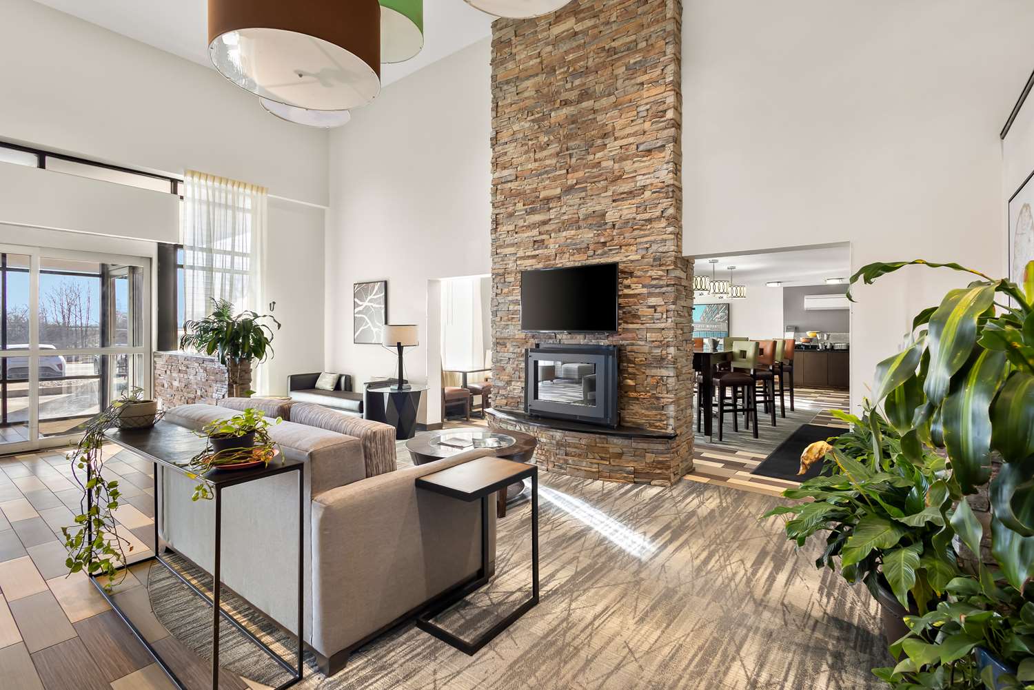 Best Western Luxbury Inn Fort Wayne 8/12