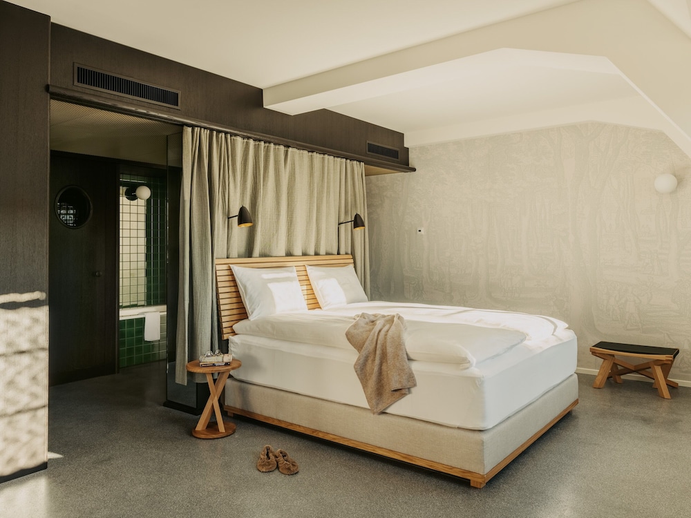 SUITE, TERRACE