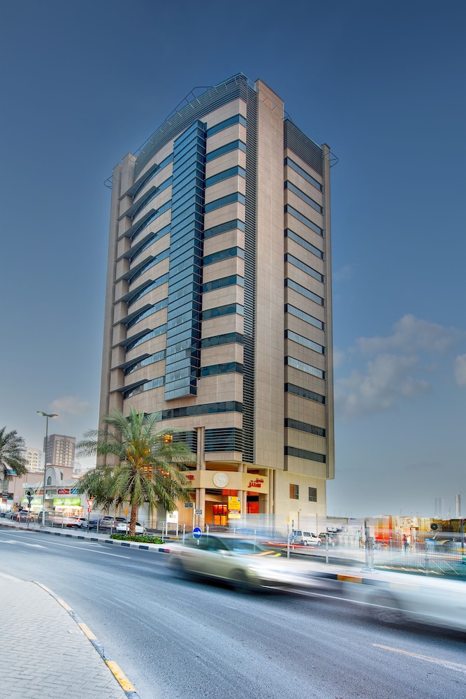 Center Hotel Sharjah 30/34