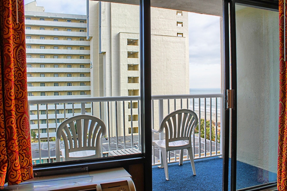 Captains Quarters Resort 26/72
