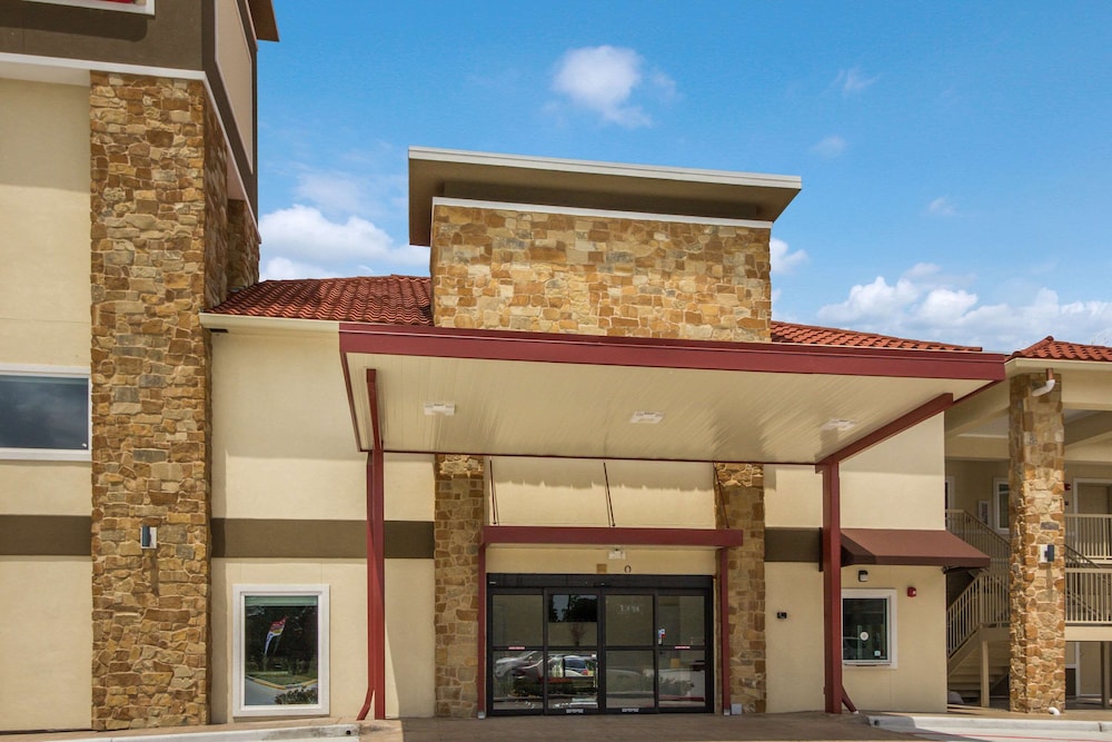 Econo Lodge Inn and Suites Humble Fm1960 Iah Airport 5/27
