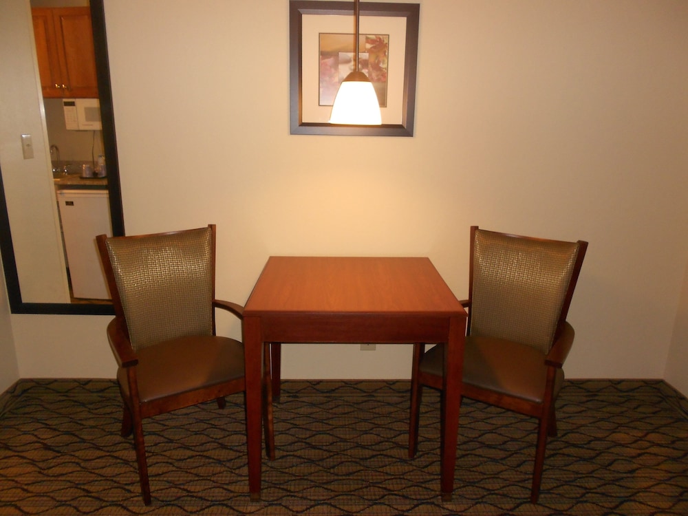 Holiday Inn Express Hotel And Suites Lancaster 50/72