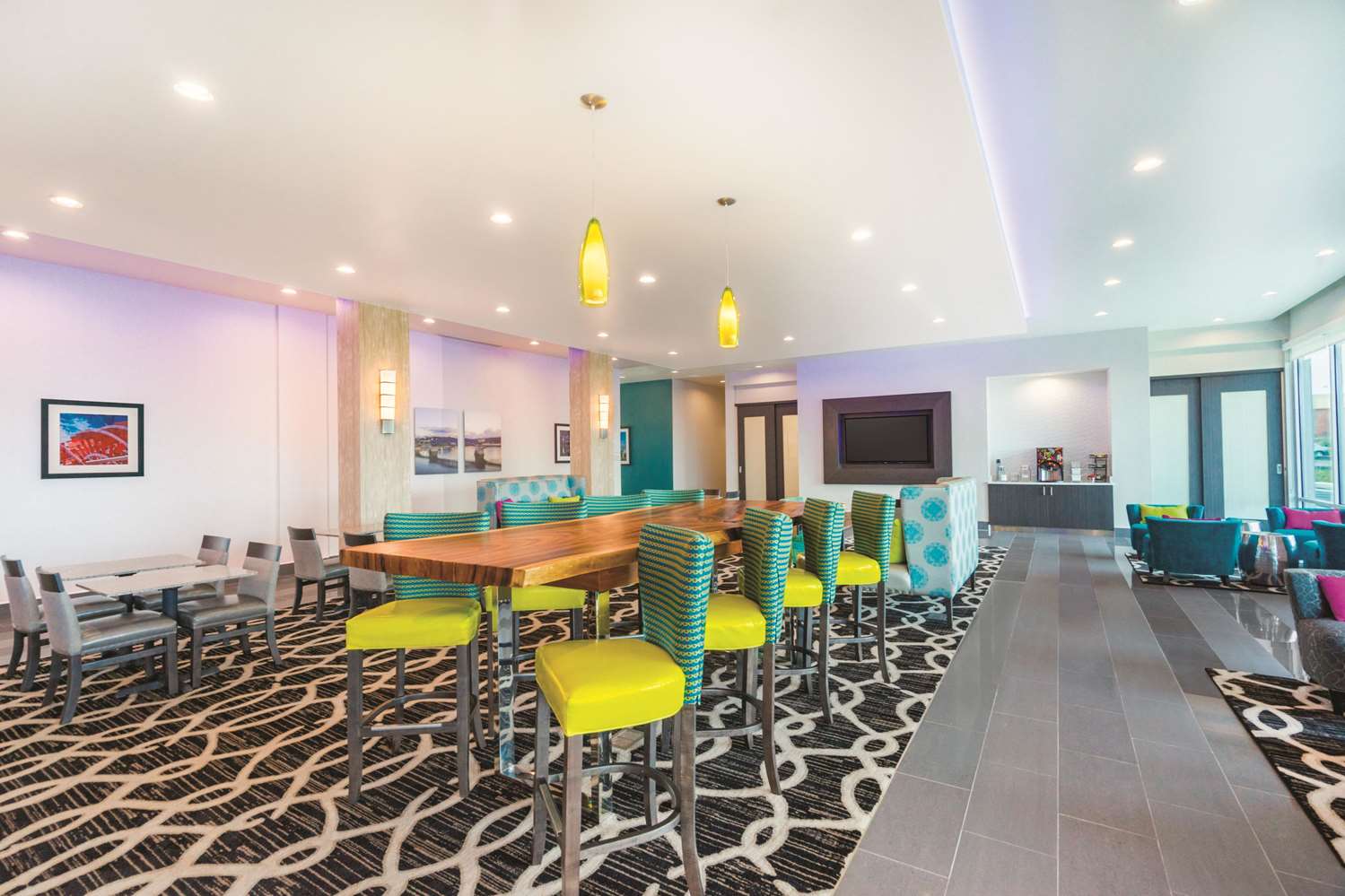 La Quinta Inn Suites By Wyndham Cleveland Tn 40/45