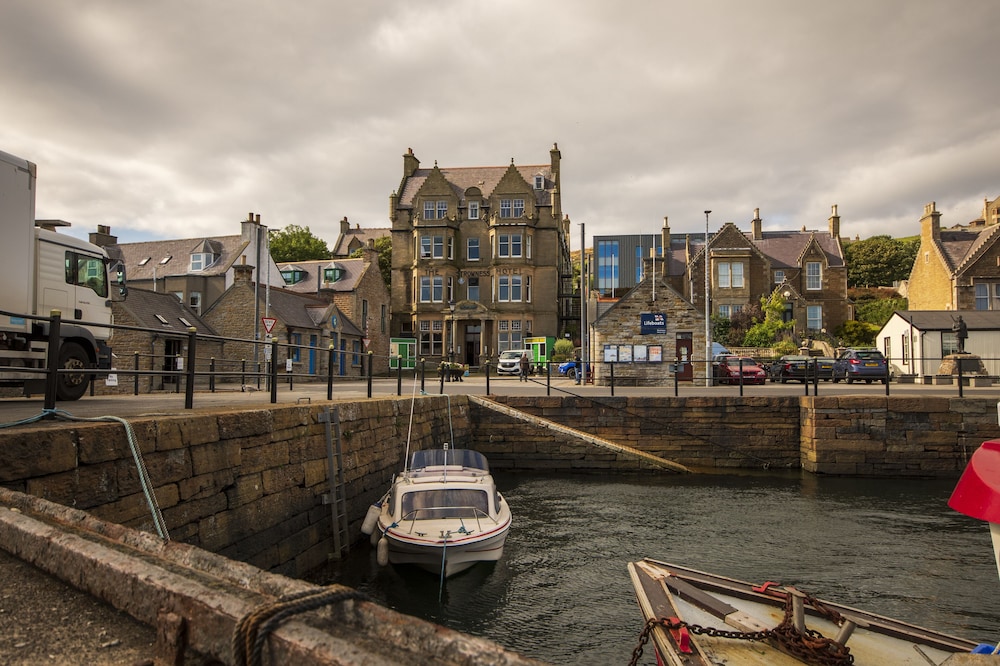 The Stromness Hotel 41/46