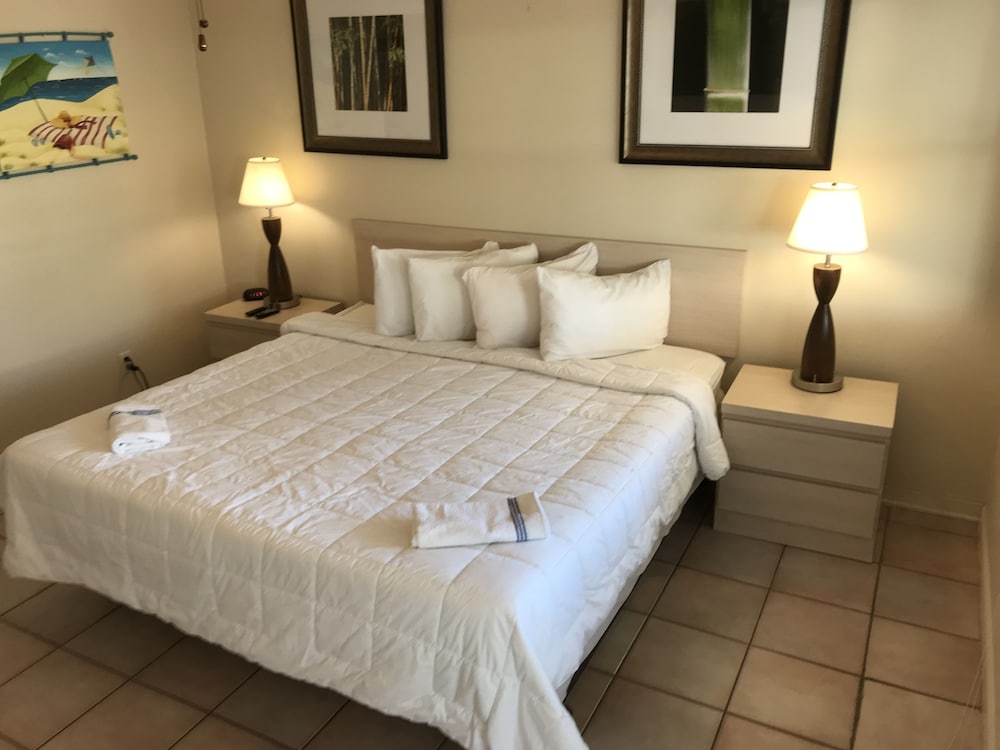 Miramar Resort 9/50