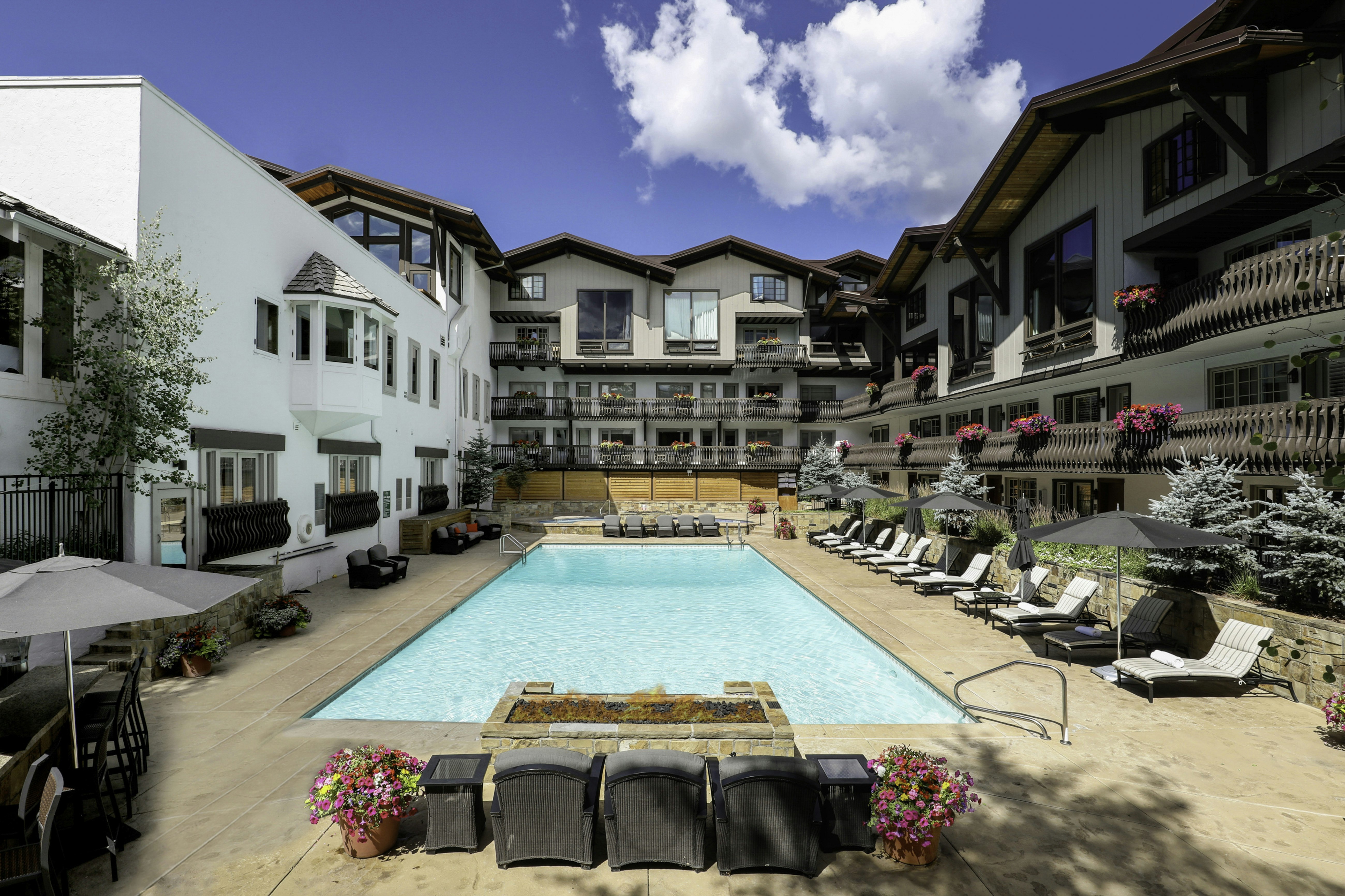 Lodge at Vail Rock Resorts 76/81