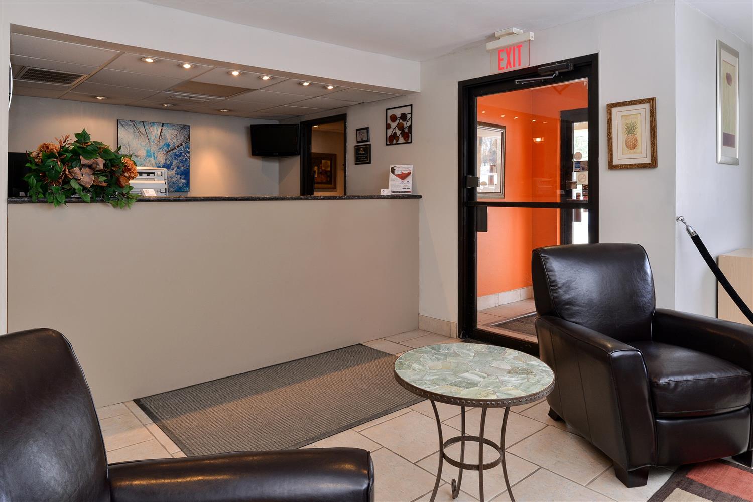 Americas Best Value Inn New Paltz 8/36