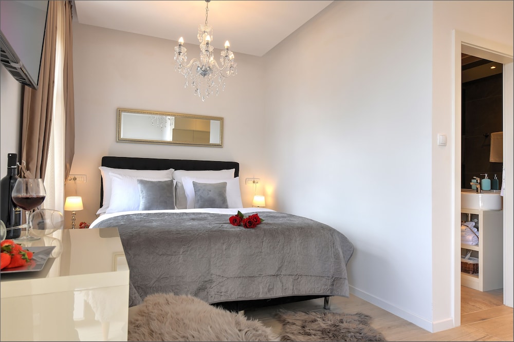 Via Porto Rooms 25/49