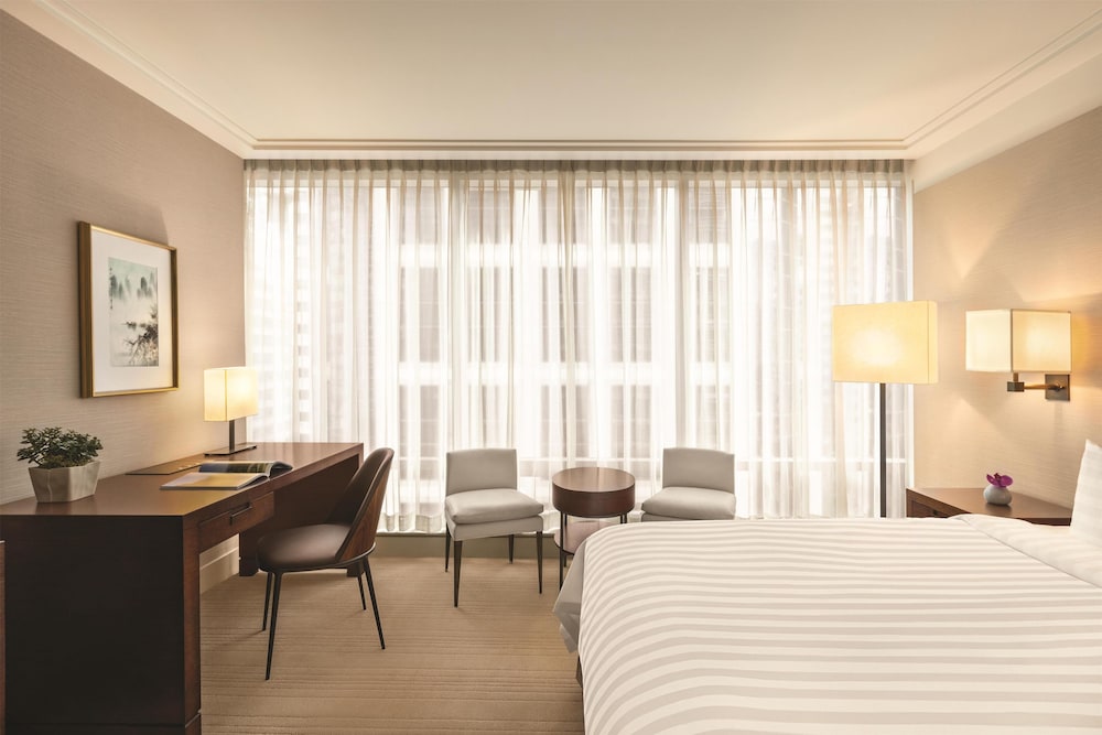 ROOM, KING BED, CITY VIEW