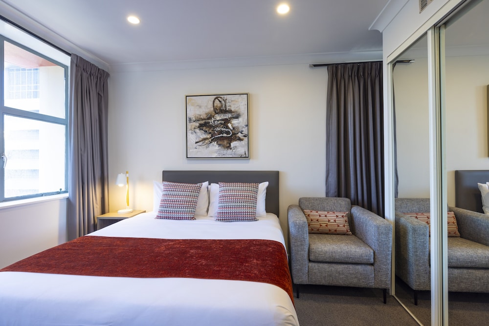 STUDIO, APARTMENT, KING BED