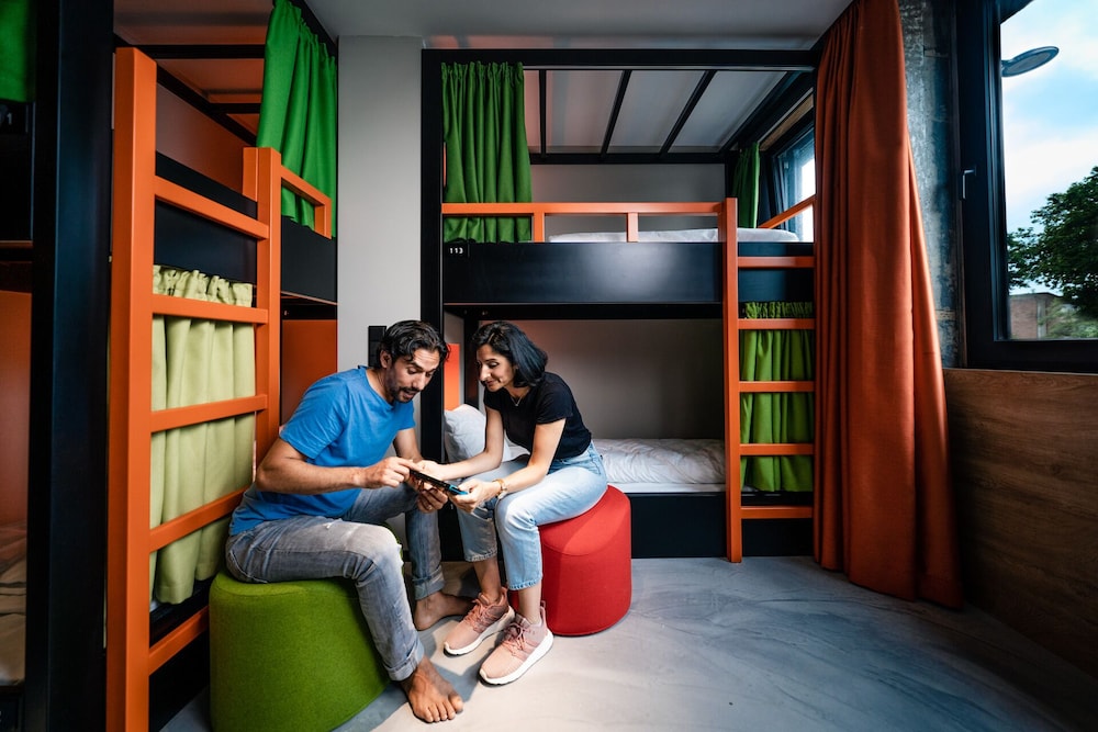 Koncept Hotel International 45/50