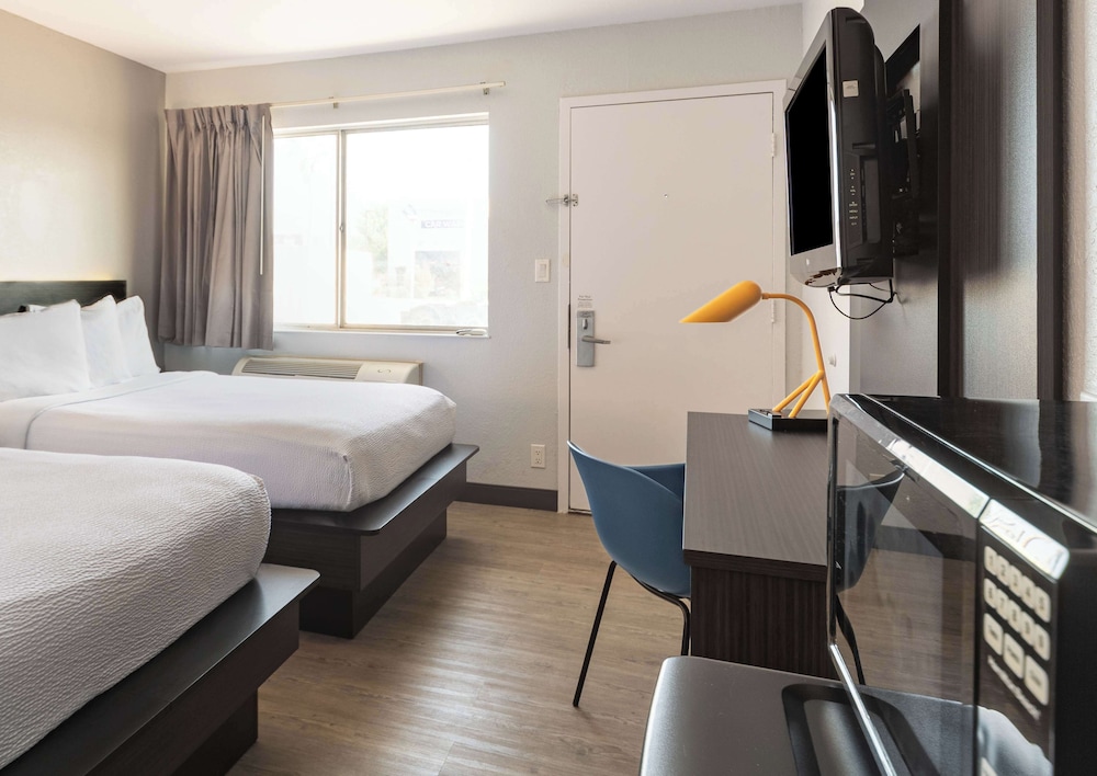 Motel6 Del Rio, TX 32/56