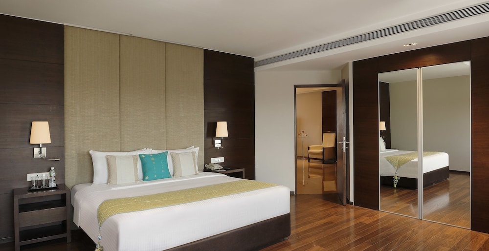 Grand Mercure Vadodara Surya Palace 14/35