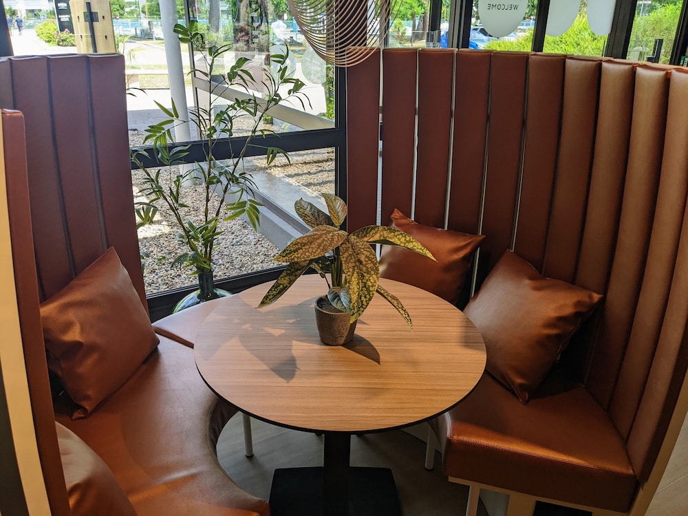 Novotel Bordeaux Merignac 57/82