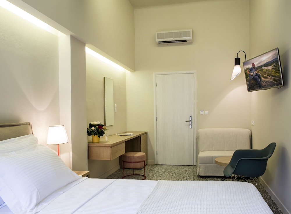 Athena Hotel 18/64