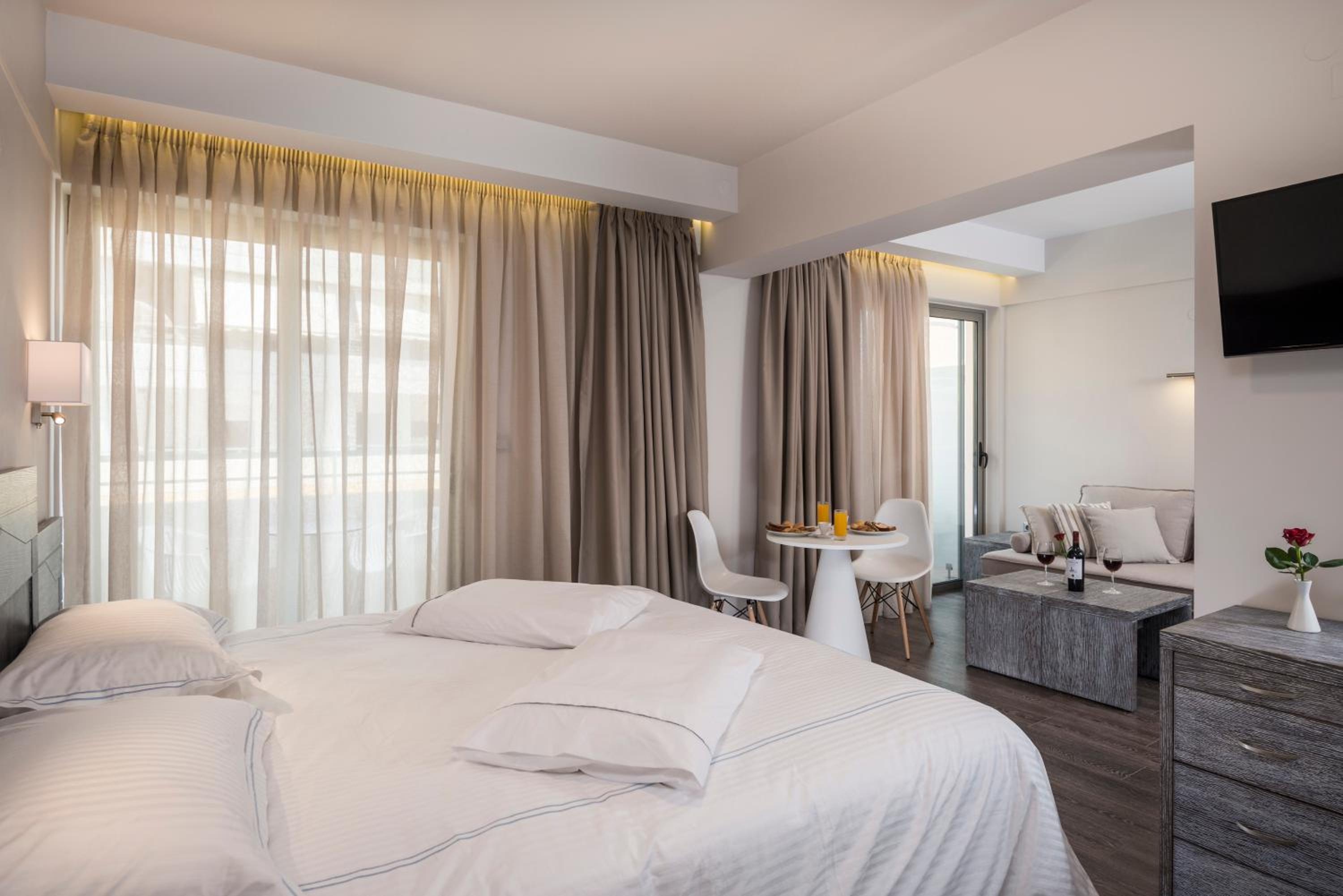 Smart, Executive, Suite