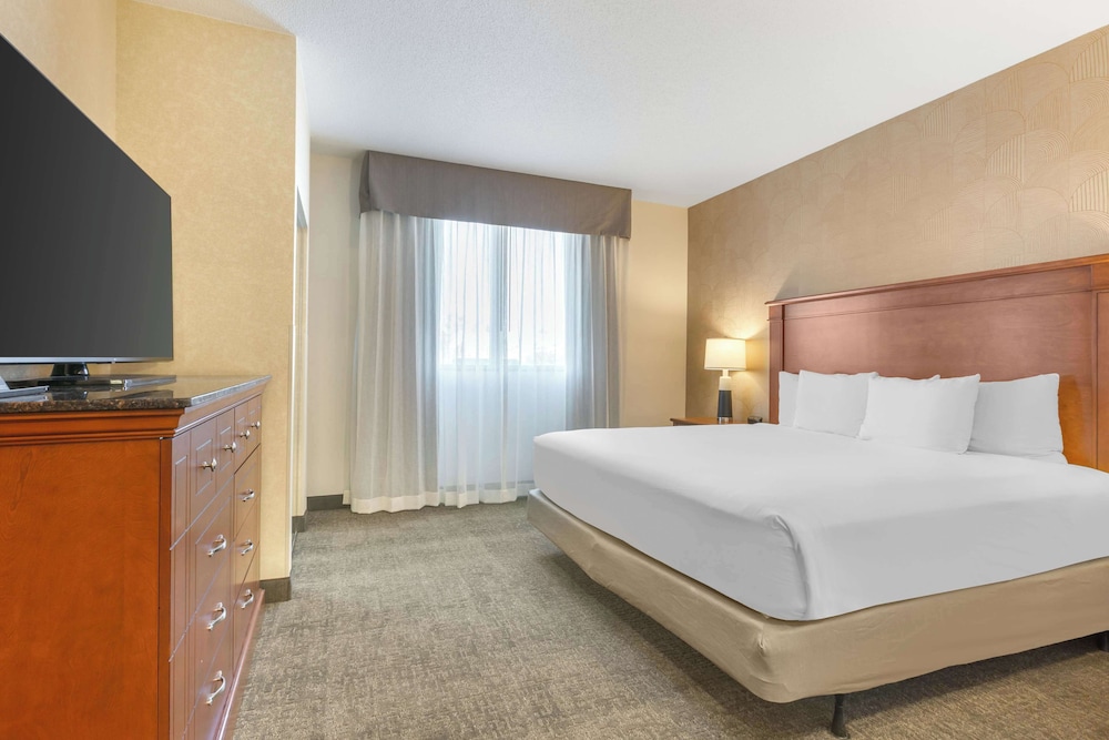 Drury Inn & Suites Phoenix Tempe 13/50