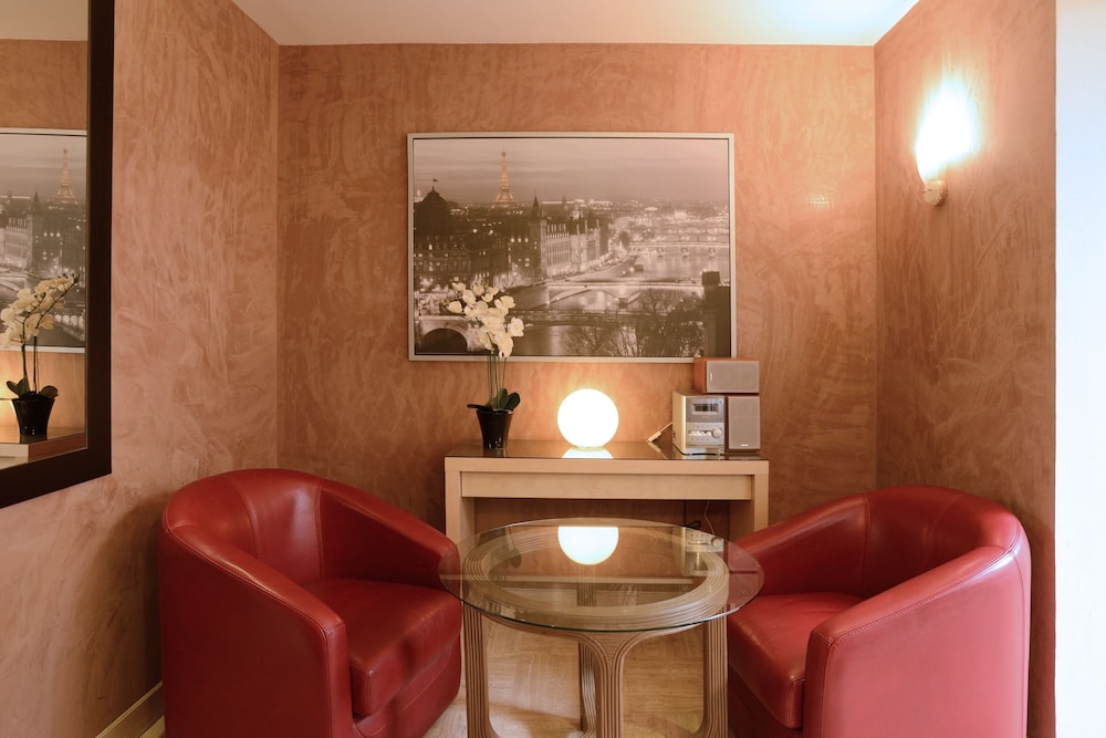HOTEL PIERRE NICOLE 32/53