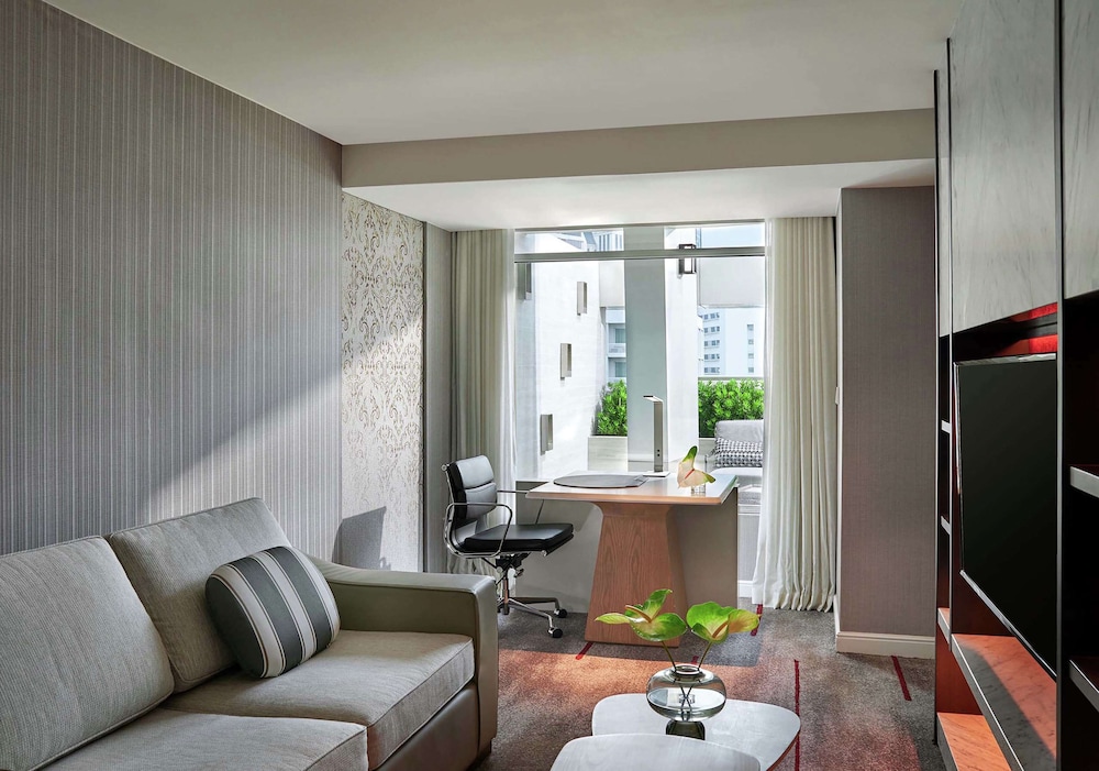 Doubletree By Hilton Bangkok Ploenchit As Formerly Majestic Grande Sukhumvit 32/51