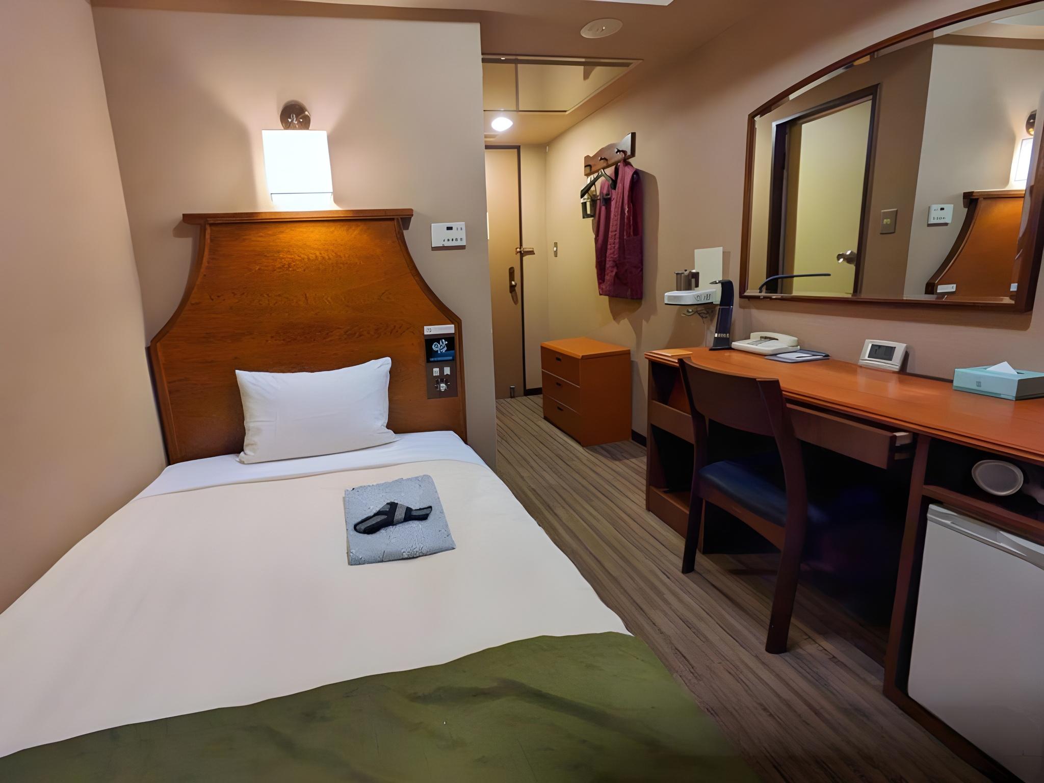 Single, Single Bed, Electronic Cigarette Only, Smoking