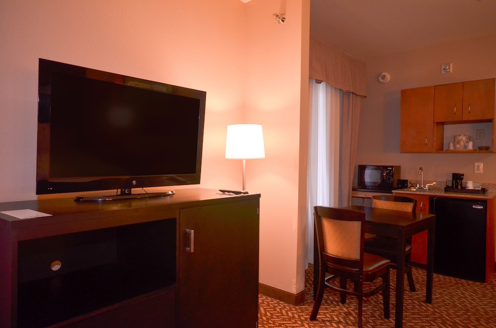 Holiday Inn Express Hotel And Suites Pine Bluff Pines Mall 52/54