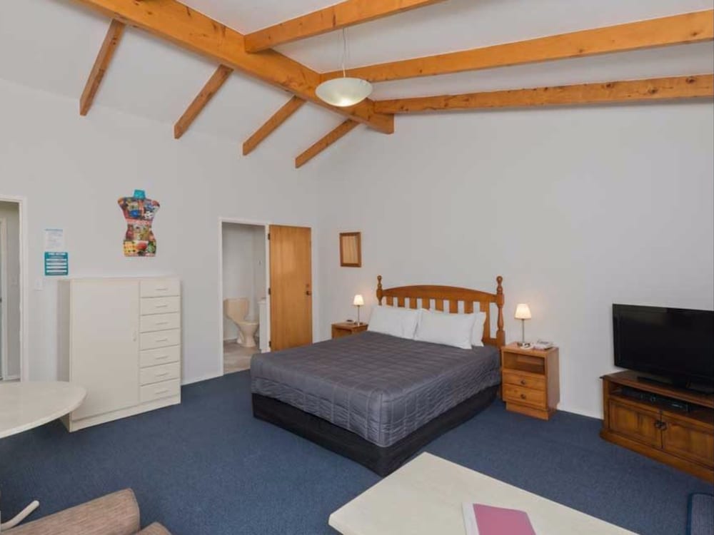 Edelweiss Motel 7/72