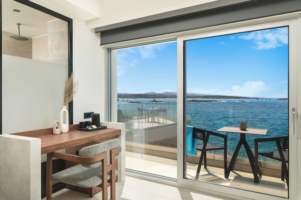 Elia Sea Suites 52/72
