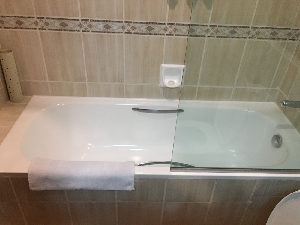 Boma Inn Nairobi 50/50
