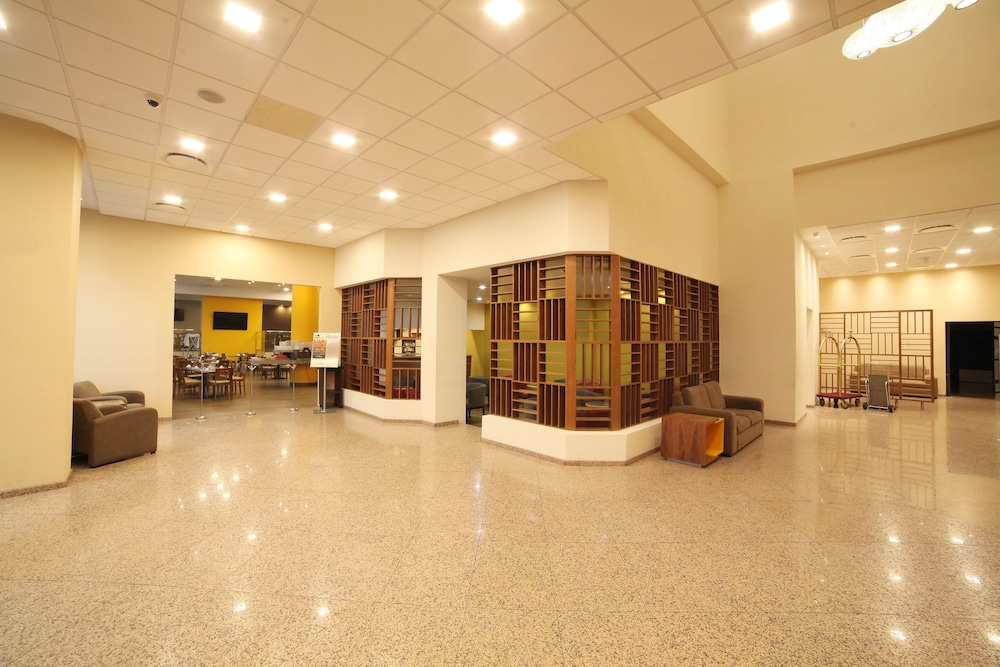Hotel Mirabel 34/63