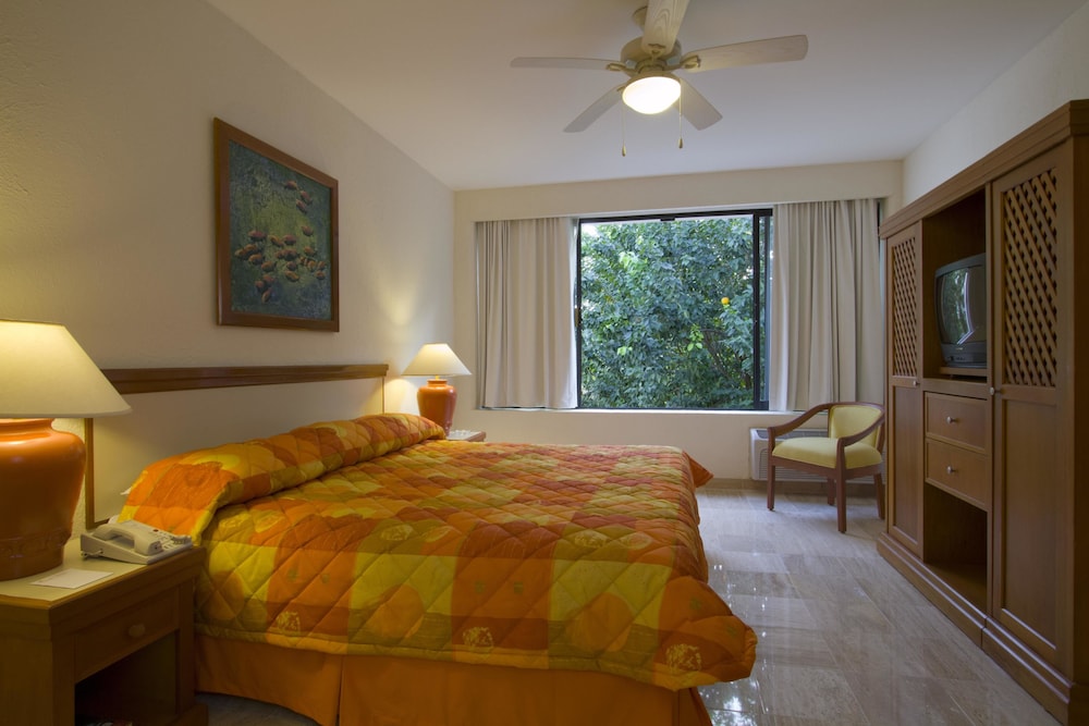 Ocean Breeze Hotel Acapulco 8/40