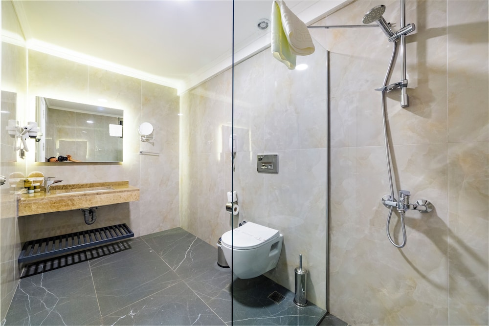 Algora Halal Hotel and Spa 49/50
