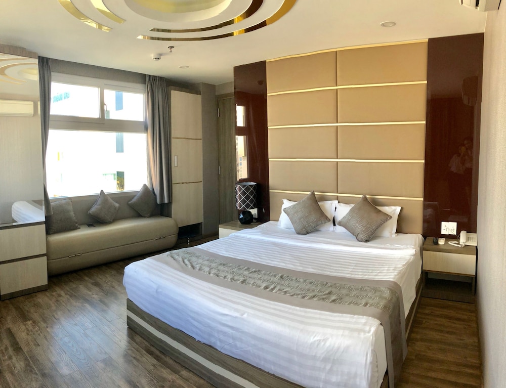 New Sun Hotel 8/50