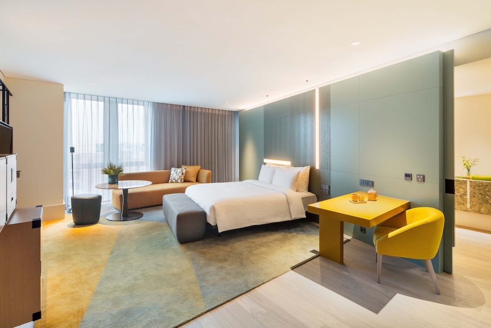 PREMIUM, KING BED