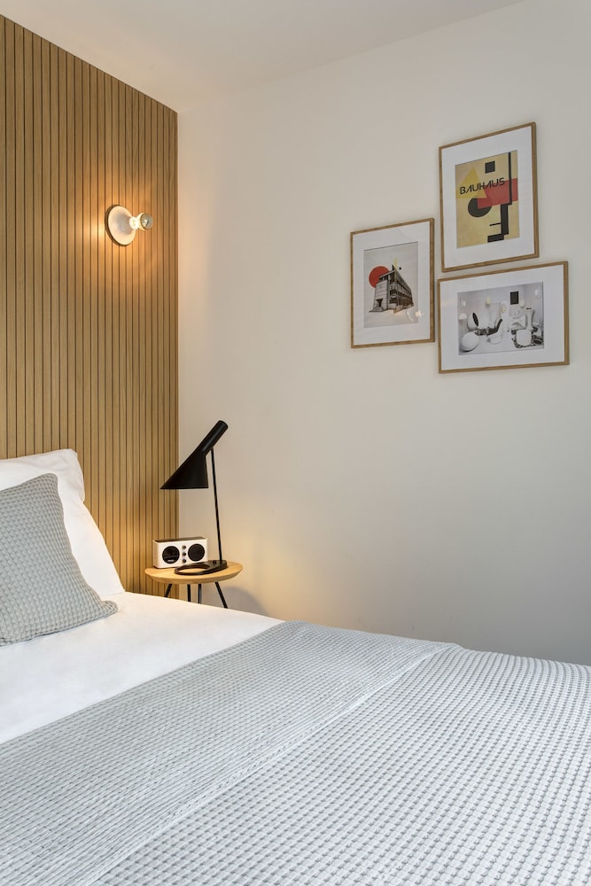 Vintage Hotel 14/50