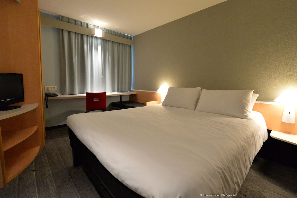 Ibis Auray 23/65