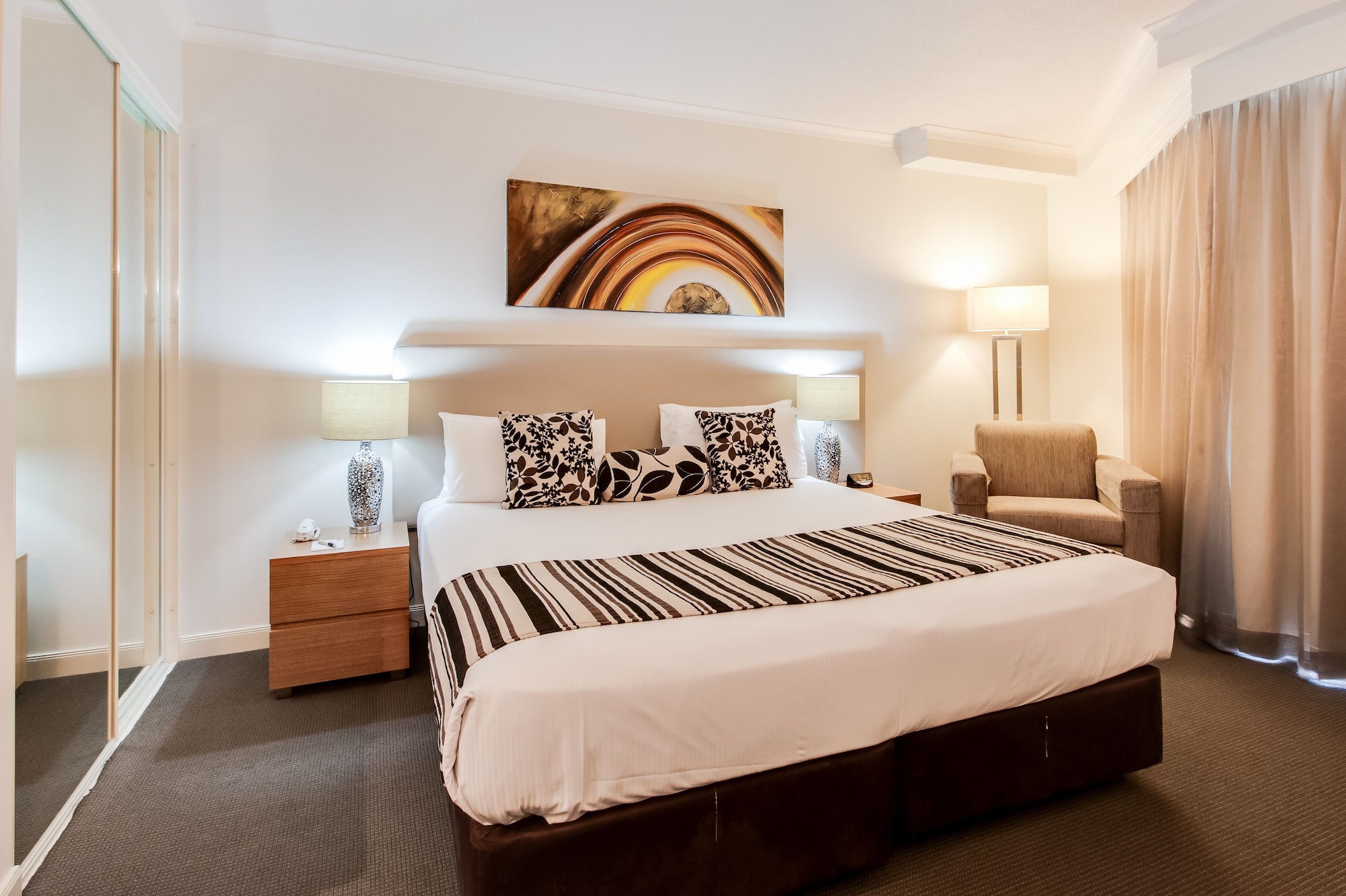 APARTMENT, QUEEN BED