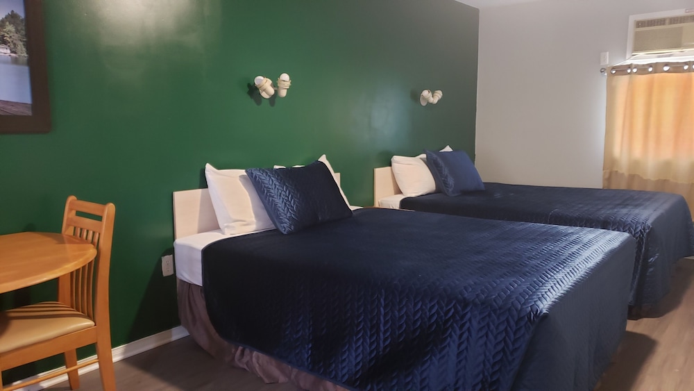 Oakwood Motel 34/56