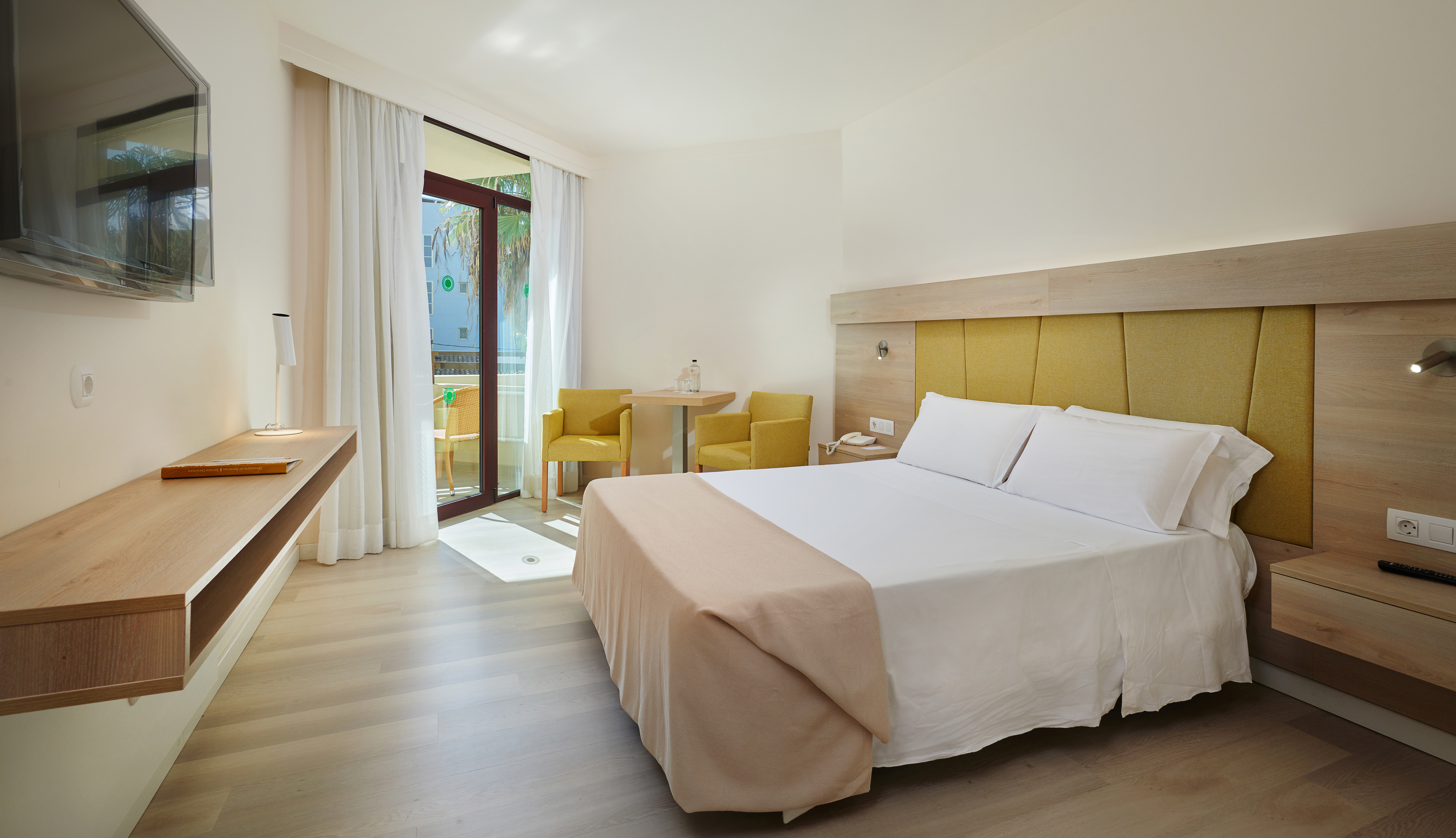 Room, Double Bed, Lateral Side Sea View
