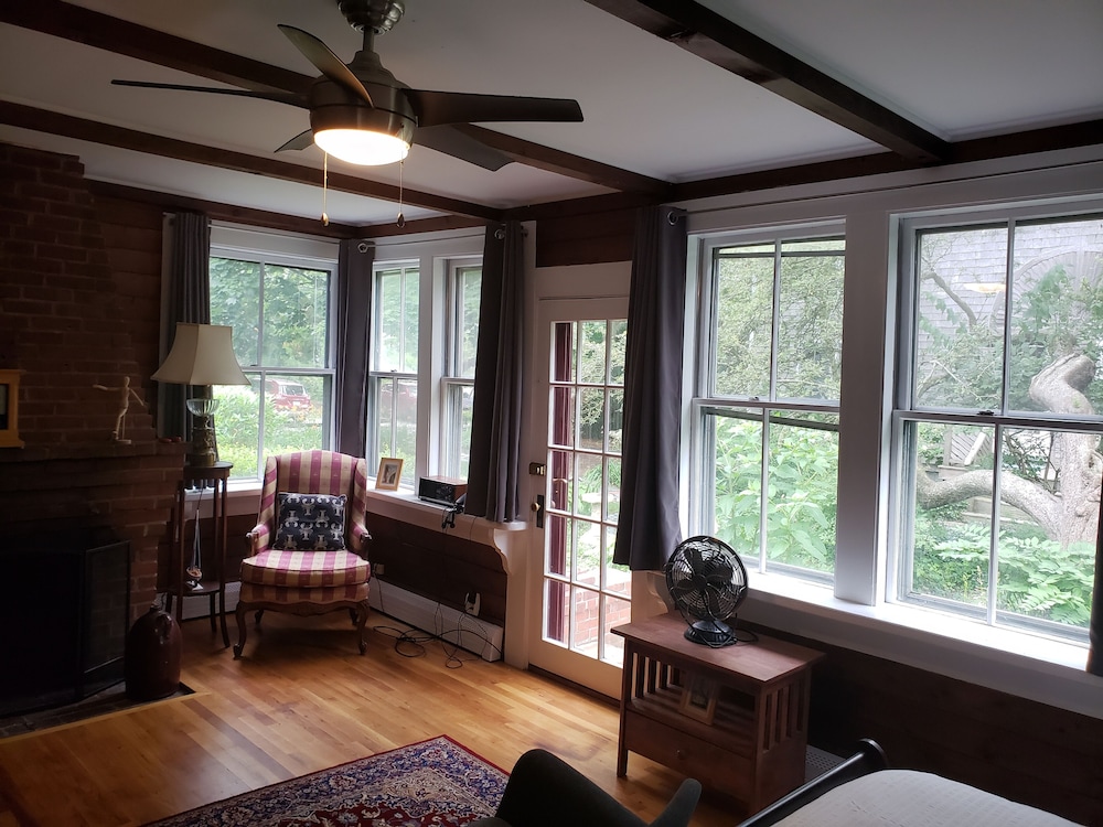 Snug Cottage 30/50
