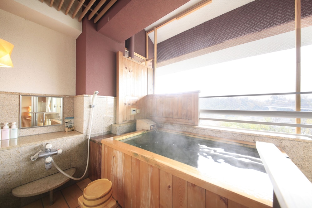 Hotel Isobe Garden 12/28