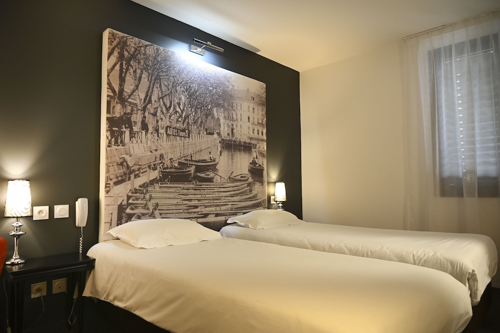 Ancor Hotel 9/50