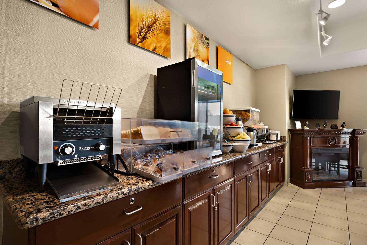 Comfort Inn & Suites Airport Convention Center 36/43