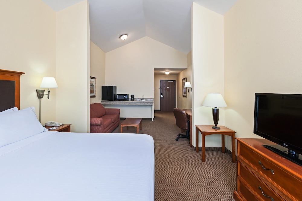 Holiday Inn Express Hotel And Suites Laredo Event Center Area 22/63
