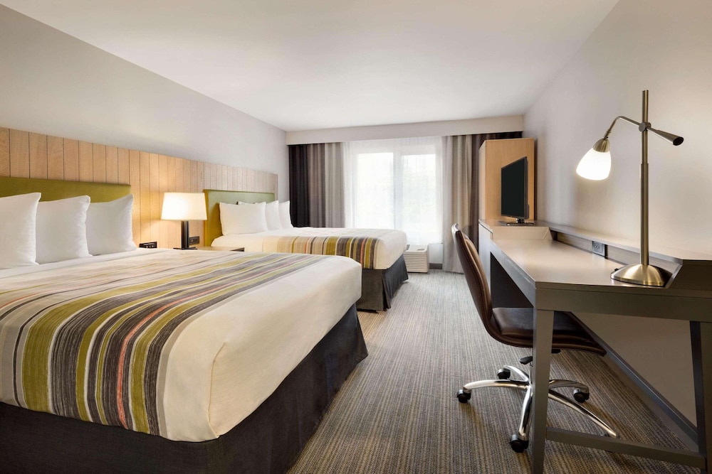 ROOM, QUEEN BED, ACCESSIBLE