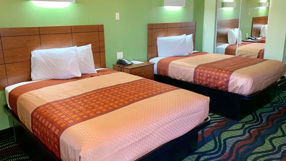 Executive Inn of Hondo 15/40
