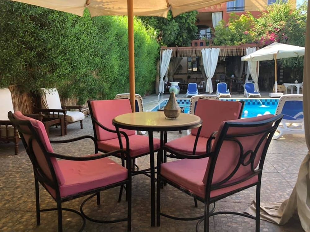 Nile Compound Hotel 34/50