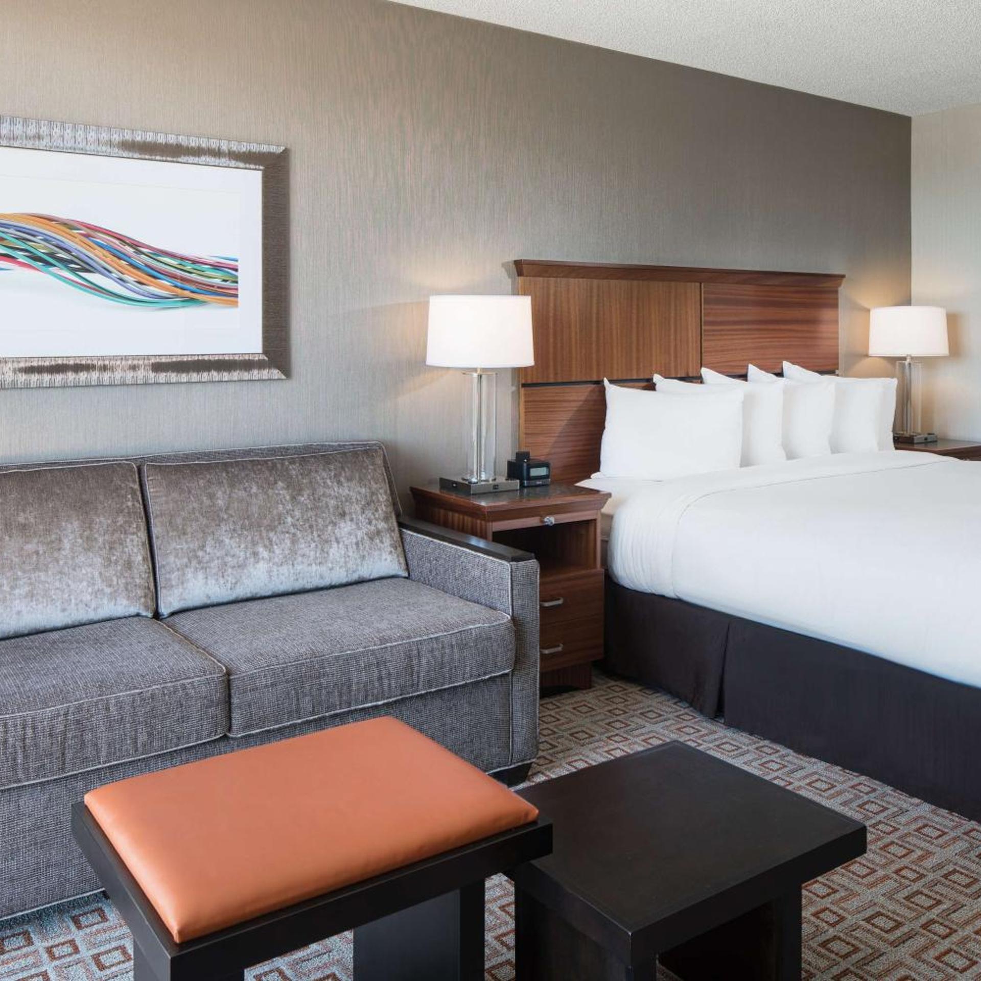 Room, King Bed, Atrium View