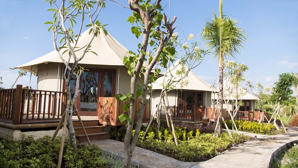 Menjangan Dynasty Resort 8/73
